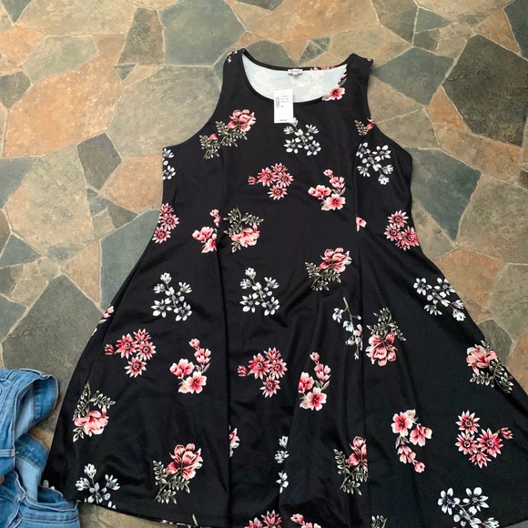 Ladies floral dress - Picture 1 of 1